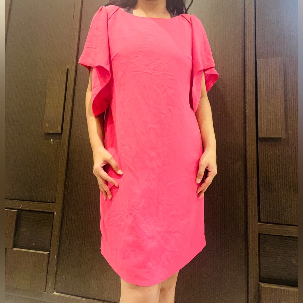 Pink dress with cute sleeves - Picture 4 of 7
